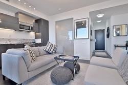 1701 - 290 Adelaide St W, Condo with 2 bedrooms, 1 bathrooms and 1 parking in Toronto ON | Image 3