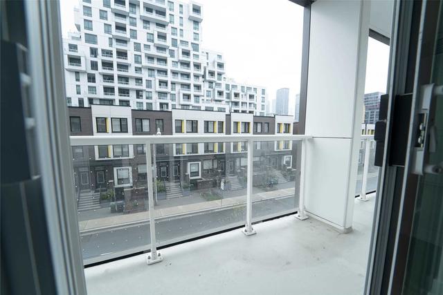 213 - 80 Vanauley St, Condo with 2 bedrooms, 2 bathrooms and 1 parking in Toronto ON | Image 2