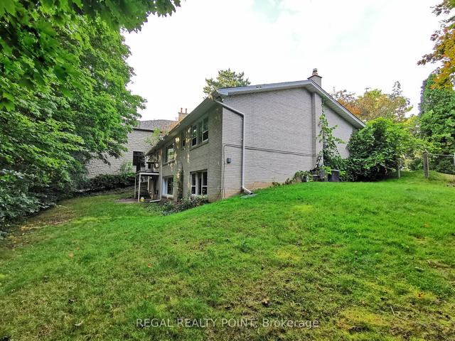 15 Artinger Crt, House detached with 3 bedrooms, 3 bathrooms and 8 parking in Toronto ON | Image 22