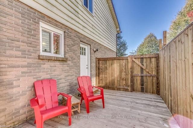 77 Kintail Cres, House semidetached with 3 bedrooms, 2 bathrooms and 3 parking in London ON | Image 20