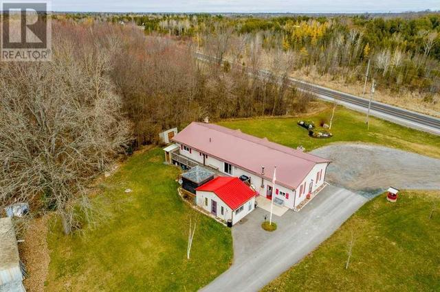 390 County Rd 40 Rd, House detached with 3 bedrooms, 3 bathrooms and 12 parking in Douro Dummer ON | Image 3