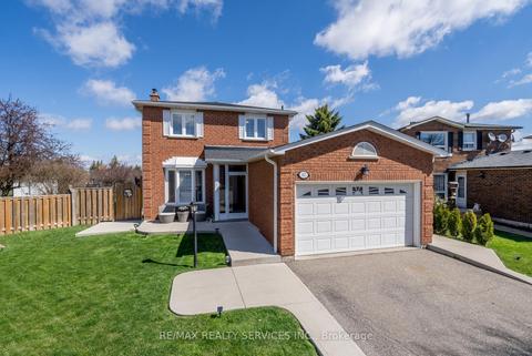42 Willowcrest Crt, House detached with 3 bedrooms, 4 bathrooms and 6 parking in Brampton ON | Card Image