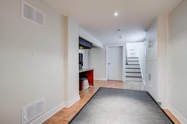 70 Amherst Ave, House detached with 1 bedrooms, 2 bathrooms and 8 parking in Toronto ON | Image 20