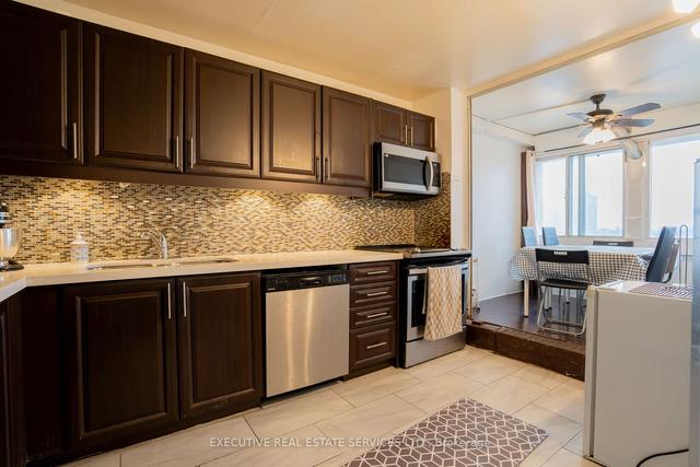 2506 - 725 Donmills Rd, Condo with 2 bedrooms, 1 bathrooms and 1 parking in Toronto ON | Image 11