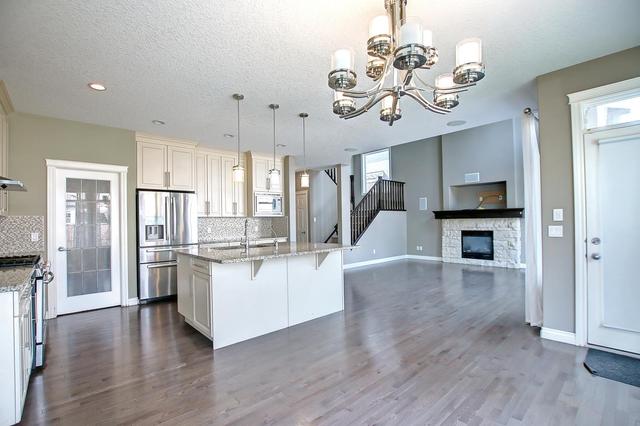 64 Elmont Rise Sw, House detached with 4 bedrooms, 3 bathrooms and 4 parking in Calgary AB | Image 7
