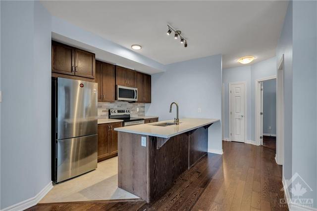 202 - 330 Jatoba Private, Condo with 2 bedrooms, 2 bathrooms and 1 parking in Ottawa ON | Image 6