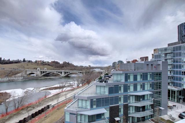 404 - 138 Waterfront Court Sw, Condo with 2 bedrooms, 2 bathrooms and 2 parking in Calgary AB | Image 1