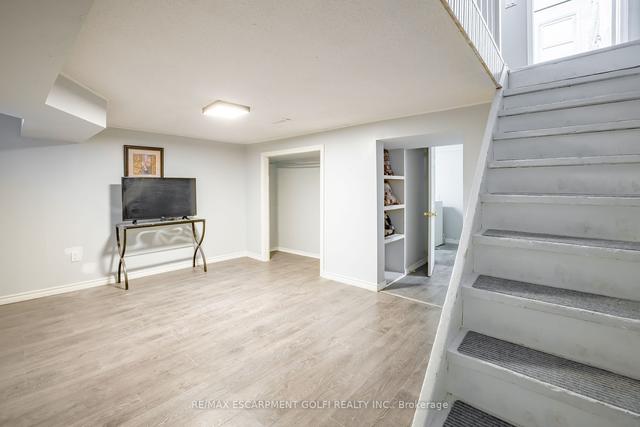 36 Alexandra Blvd, House detached with 3 bedrooms, 2 bathrooms and 6 parking in St. Catharines ON | Image 17