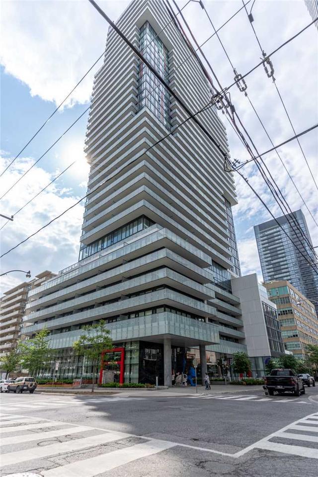 701 - 185 Roehampton Ave, Condo with 2 bedrooms, 3 bathrooms and 1 parking in Toronto ON | Image 1