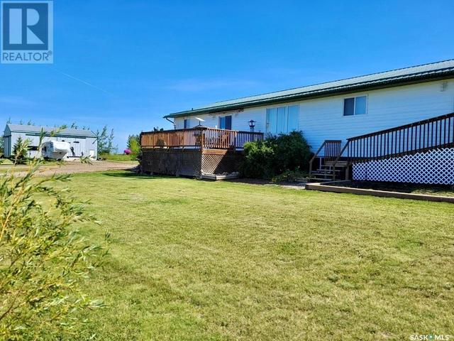 9km West Of Makwa, House detached with 5 bedrooms, 4 bathrooms and null parking in Loon Lake No. 561 SK | Image 2
