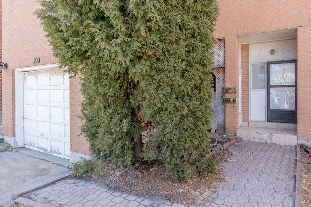 200 Carolbreen Sq, House semidetached with 3 bedrooms, 3 bathrooms and 2 parking in Toronto ON | Image 23