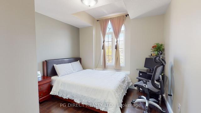 18 Milson Cres, House detached with 3 bedrooms, 4 bathrooms and 4 parking in Guelph ON | Image 4