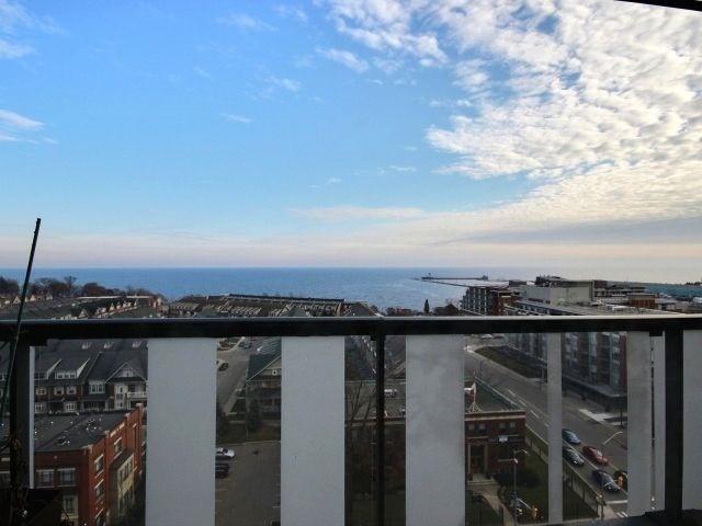 1003 - 1 Hurontario St, Condo with 1 bedrooms, 2 bathrooms and 1 parking in Mississauga ON | Image 2