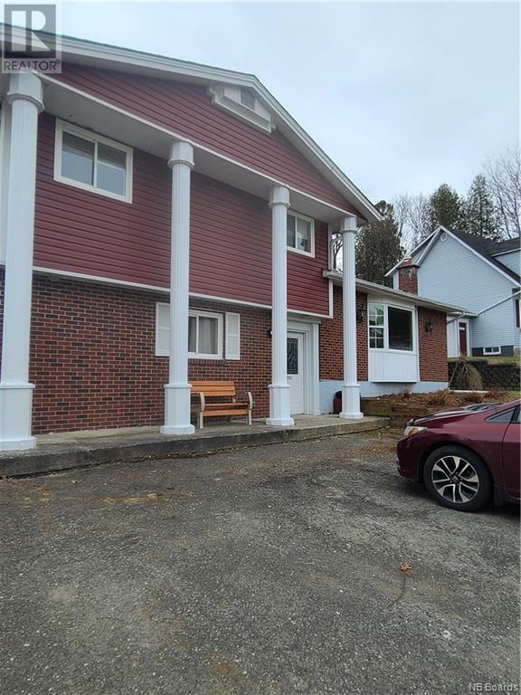 111 Henry Street, House detached with 3 bedrooms, 1 bathrooms and null parking in Woodstock NB | Image 2
