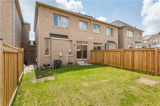 37 Chesterwood Cres, House attached with 3 bedrooms, 3 bathrooms and 1 parking in Brampton ON | Image 19