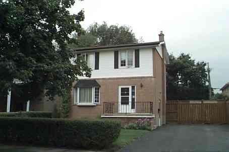 83 Corby Cres, House detached with 3 bedrooms, 3 bathrooms and 4 parking in Brampton ON | Image 1