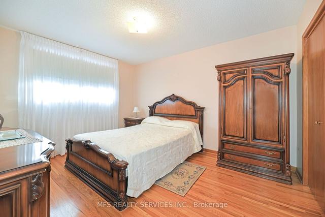 86 Benjamin Boake Tr, House semidetached with 3 bedrooms, 2 bathrooms and 6 parking in Toronto ON | Image 16