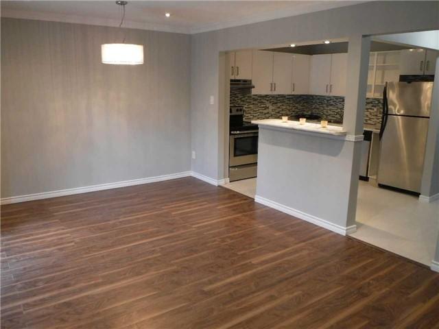 th:[h] - 6530 Glen Erin Rd, Townhouse with 3 bedrooms, 2 bathrooms and 1 parking in Mississauga ON | Image 3