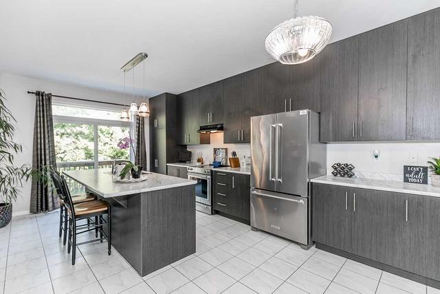 1040 Abram Crt, House detached with 3 bedrooms, 4 bathrooms and 4 parking in Innisfil ON | Image 4