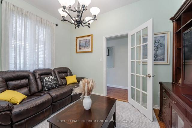 524 Salem Ave N, House detached with 2 bedrooms, 2 bathrooms and 2 parking in Toronto ON | Image 8