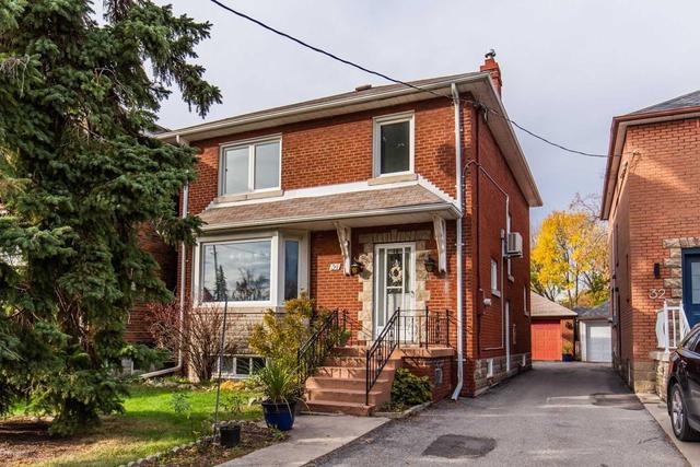 34 Emerald Cres, House detached with 4 bedrooms, 3 bathrooms and 3 parking in Toronto ON | Image 1