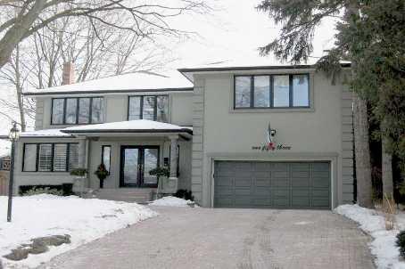153 Sandringham Dr, House detached with 5 bedrooms, 4 bathrooms and 6 parking in Toronto ON | Image 1