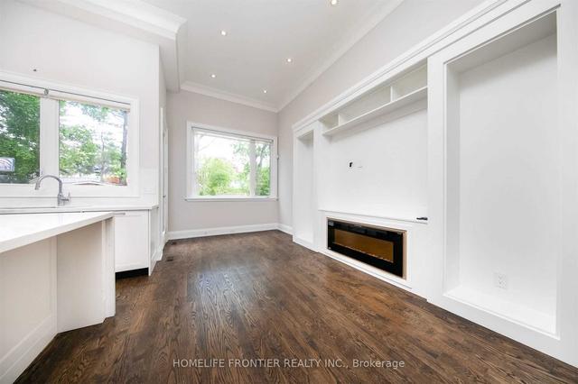 82 Cameron Ave, House detached with 4 bedrooms, 4 bathrooms and 3 parking in Toronto ON | Image 2