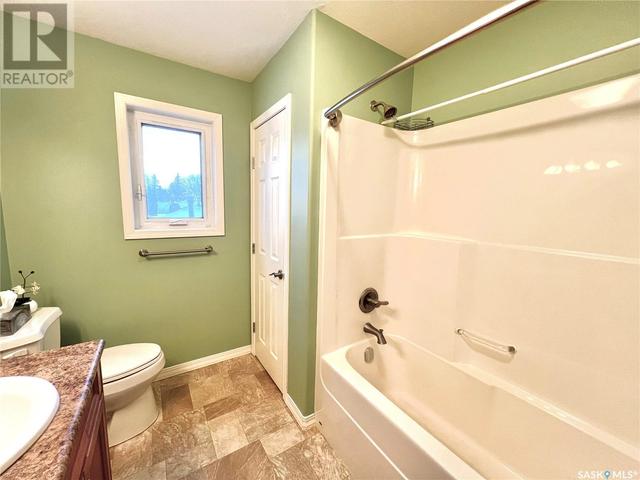 350 T Avenue S, House detached with 3 bedrooms, 3 bathrooms and null parking in Saskatoon SK | Image 13