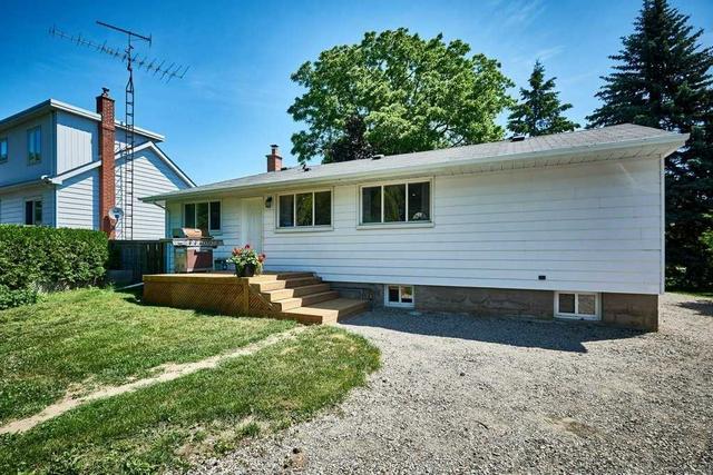 34 Darlington Blvd, House detached with 3 bedrooms, 1 bathrooms and 5 parking in Clarington ON | Image 27