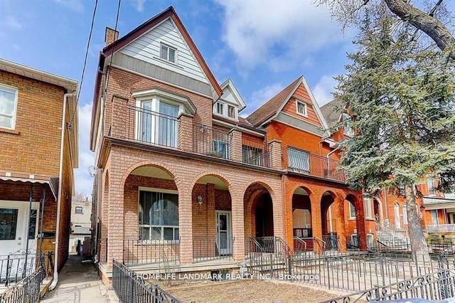 20 Grove Ave, House semidetached with 7 bedrooms, 2 bathrooms and 2 parking in Toronto ON | Image 1