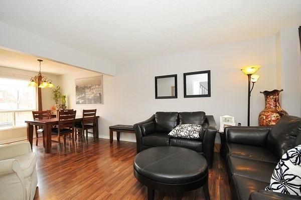 81 Ready Crt, House detached with 3 bedrooms, 4 bathrooms and 4 parking in Brampton ON | Image 6