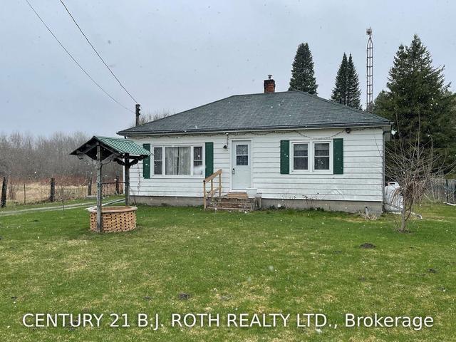 1863 Victoria Rd, House detached with 2 bedrooms, 1 bathrooms and 4 parking in Kawartha Lakes ON | Image 12