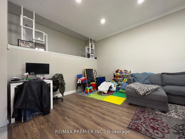 74 Riverhead Dr, House detached with 3 bedrooms, 2 bathrooms and 5 parking in Toronto ON | Image 29
