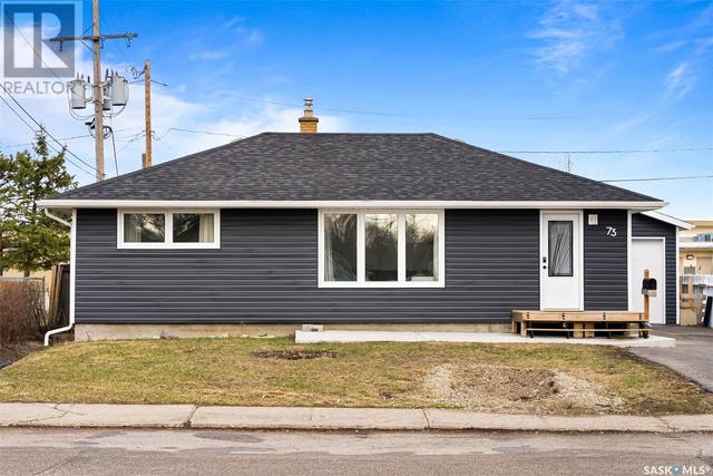 73 Coldwell Road, House detached with 3 bedrooms, 2 bathrooms and null parking in Regina SK | Image 2