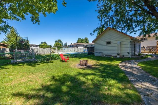 283 Trudeau Drive, House semidetached with 4 bedrooms, 2 bathrooms and 5 parking in Sarnia ON | Image 47