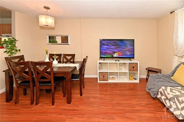 315 - 2020 Jasmine Crescent, Condo with 3 bedrooms, 2 bathrooms and 1 parking in Ottawa ON | Image 5