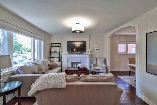 18 Carmichael Ave, House detached with 2 bedrooms, 2 bathrooms and 2 parking in Toronto ON | Image 38