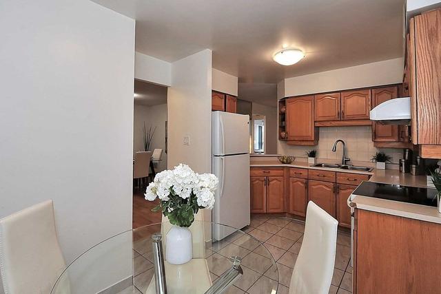 507 - 55 Austin Dr, Condo with 2 bedrooms, 2 bathrooms and 2 parking in Markham ON | Image 9