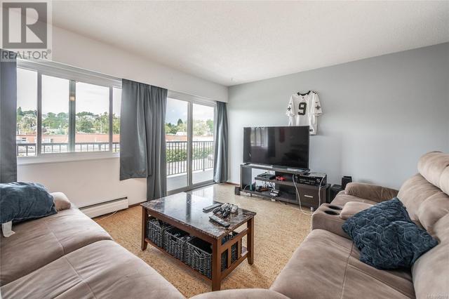 129 - 1680 Poplar Ave, Condo with 2 bedrooms, 1 bathrooms and 1 parking in Saanich BC | Image 6