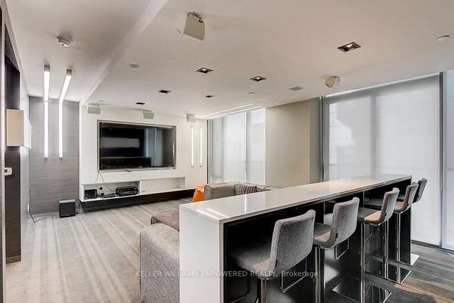 1802 - 101 Peter St, Condo with 0 bedrooms, 1 bathrooms and 0 parking in Toronto ON | Image 10