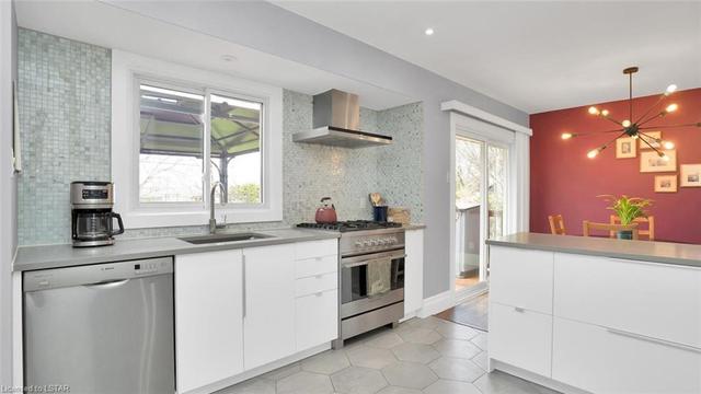 74 Larkspur Crescent, House detached with 5 bedrooms, 2 bathrooms and 7 parking in London ON | Image 6