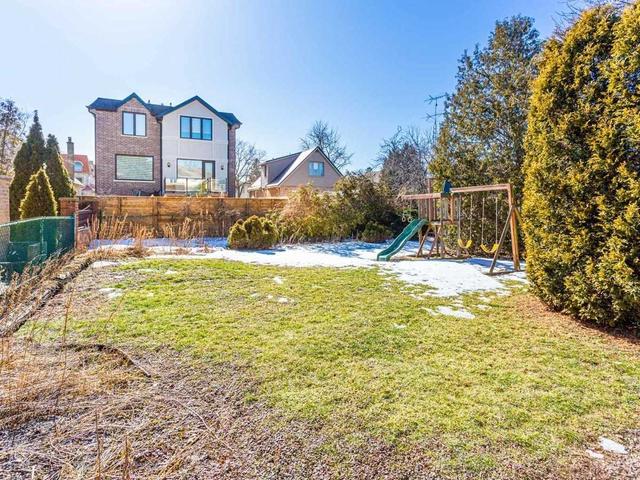 283 Bogert Ave, House detached with 4 bedrooms, 2 bathrooms and 1 parking in Toronto ON | Image 14