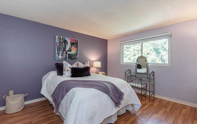 26 Barr Cres, House detached with 4 bedrooms, 4 bathrooms and 4 parking in Brampton ON | Image 17