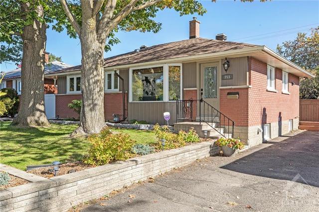 753 Claude Street, House detached with 3 bedrooms, 2 bathrooms and 4 parking in Ottawa ON | Image 1