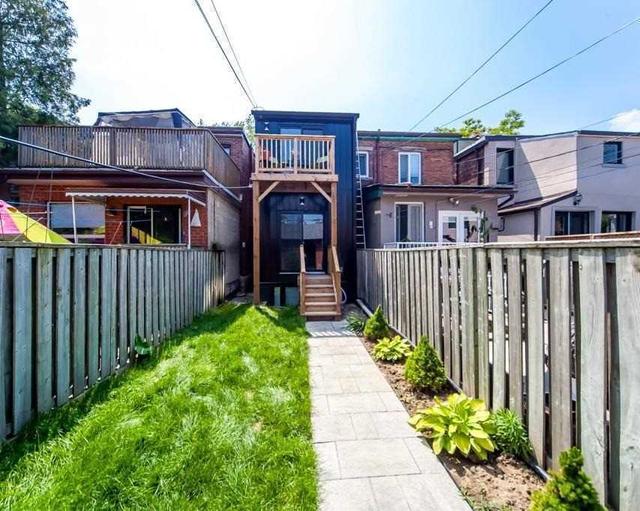505 Concord Ave, House attached with 6 bedrooms, 3 bathrooms and 1 parking in Toronto ON | Image 15