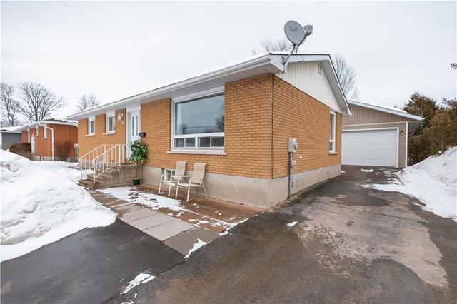 11 Scott Avenue, House detached with 4 bedrooms, 2 bathrooms and 6 parking in Petawawa ON | Image 1