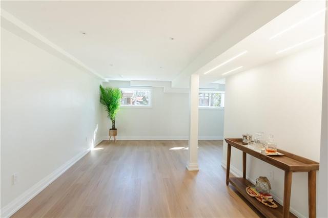 60 West 27th Street, House detached with 3 bedrooms, 2 bathrooms and 5 parking in Hamilton ON | Image 23