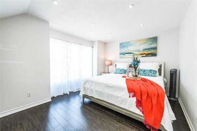 30 Softneedle Ave, House semidetached with 3 bedrooms, 4 bathrooms and 4 parking in Brampton ON | Image 20