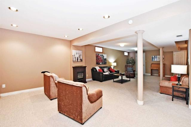 440 Alex Doner Dr, House detached with 3 bedrooms, 3 bathrooms and 4 parking in Newmarket ON | Image 18