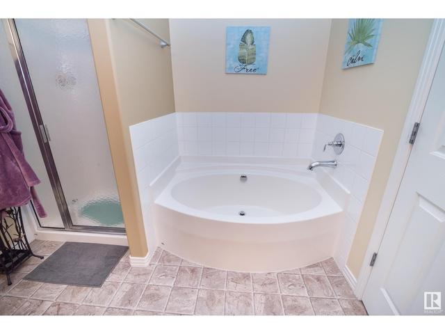 4467 Mccrae Av Nw, House attached with 3 bedrooms, 2 bathrooms and null parking in Edmonton AB | Image 26